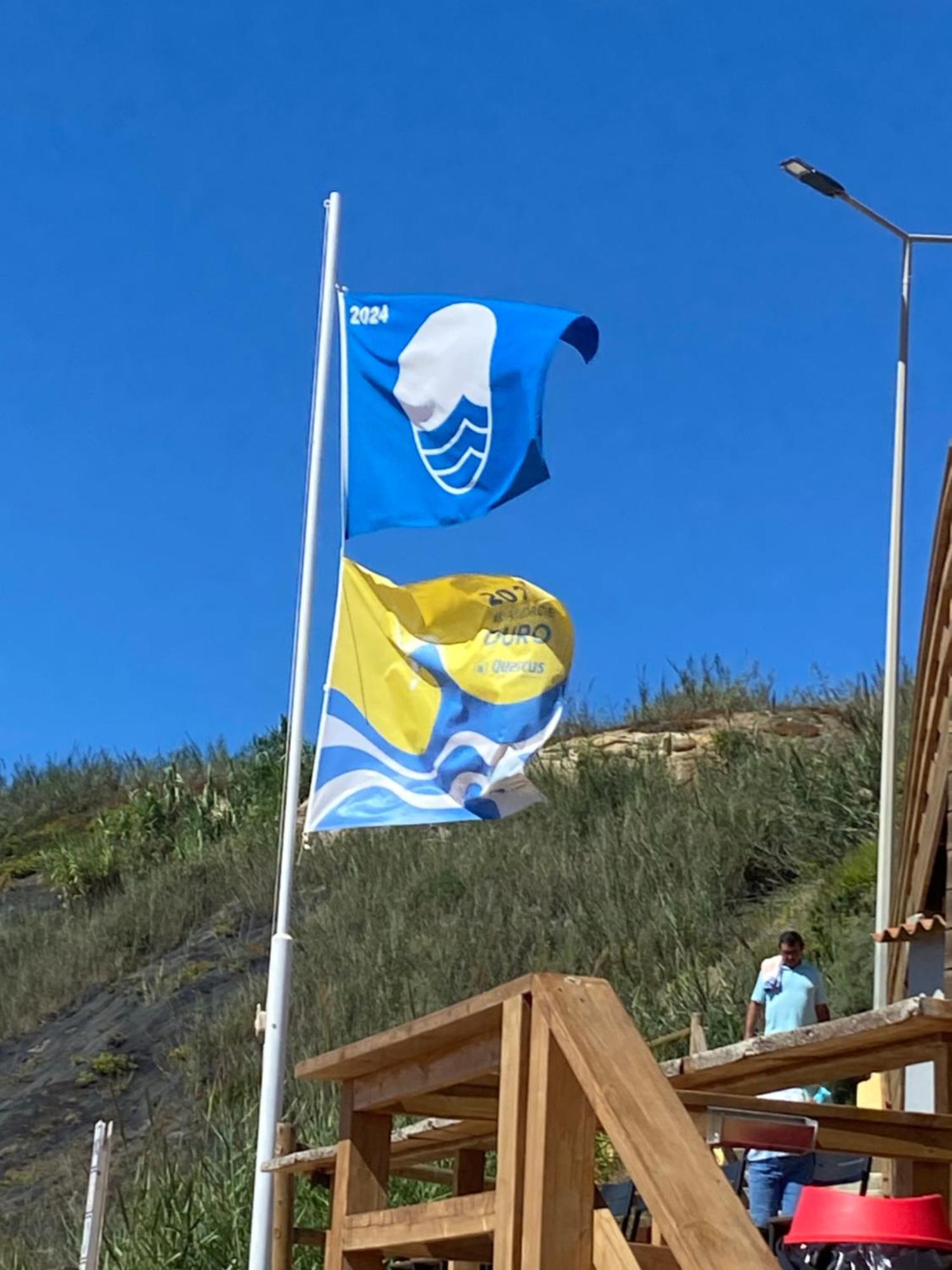 Casa Do Portao Azul - Dourada Lägenhet Atouguia Da Baleia Exteriör bild